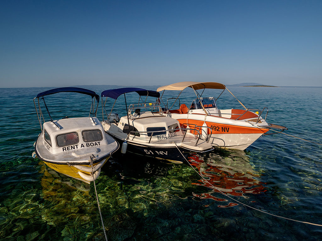 Rent a boat Pag